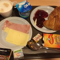 7.5ユーロの朝食で値段相応