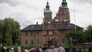 クリスチャン４世が建てた夏の離宮です。