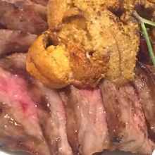 黒毛和牛の雲丹のせ　もちろん美味しい