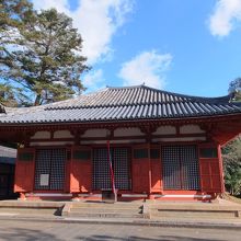 念仏堂（重文）区切りがついた変化のある屋根