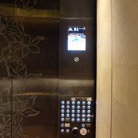 エレベーター内です