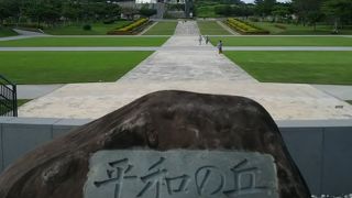 手を合わせるしかないですね