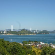 「風のレストラン」から来島海峡大橋を臨む
