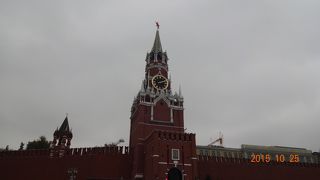 赤の広場に面したクレムリンの塔