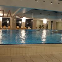 プール。日程半ばで風邪をひいてもこまるので利用せず。