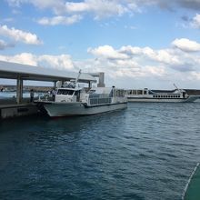 先発のサザンキングと後発のサザンイーグル、上原港にて。