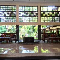 ロビーから客室の方を見たときの眺めです