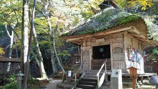 小さなほこらですが…