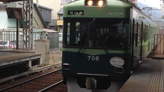 色々なラッピング電車が走っています☆