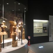 岩宿遺跡の石器など貴重な品々が展示されています