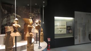 岩宿遺跡の石器など貴重な品々が展示されています