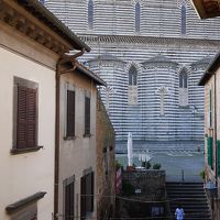 ホテルの部屋から見えたドゥオモ左側外壁