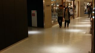 大阪最強のファッション複合施設