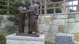 どこ見てるのかな