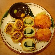 京野菜巻きとんかつ。中が見えてないのはエビかつとトマト巻き