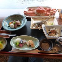 さまざまな魚料理が並びます