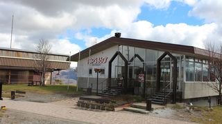 車山山頂や霧ヶ峰方面に向かう際の貴重な存在です。