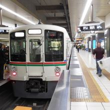 夕方に2本、このように池袋駅まで直通する電車がある。