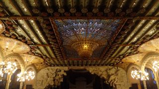 中に入って堪能してほしい。