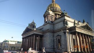 シックで美しい聖堂です！