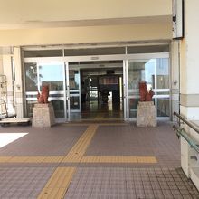 西表大原港旅客ターミナル?なかまりん?。