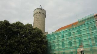 すらりとした塔