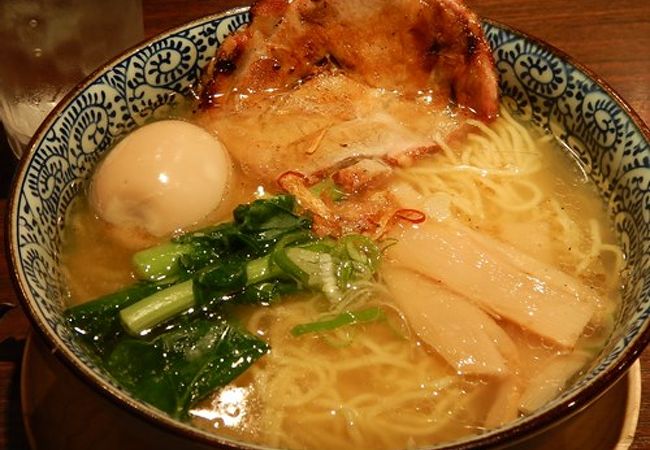 塩ラーメンが有名なラーメン屋さん。