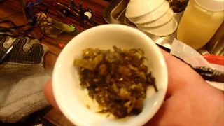 辛子高菜のサービスが有って、らーめんに入れて食べると更に、味が変わって、二つの味を楽しむ事ができます。