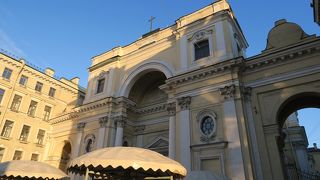 ネフスキー大通りに面している大きな教会