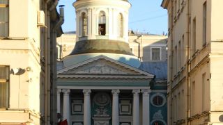 ロシア教会とは違った雰囲気の教会