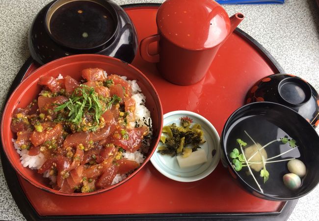 津久見ならひゅうが丼、浜茶屋がいい