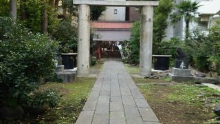 ひっそりとした神社