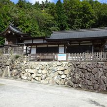 登山口の大蔵岳神社