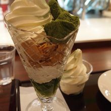 抹茶パフェ