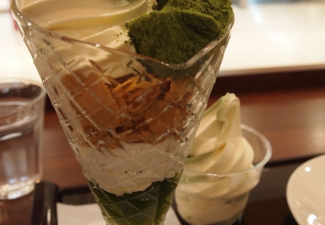 ちょっとひと休憩に抹茶パフェ