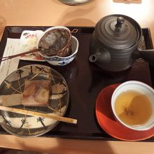 ほうじ茶と和菓子