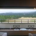 窓も広く大きな部屋と温泉(姥子温泉)