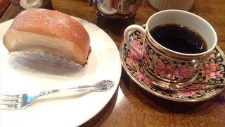 落ち着いた喫茶店