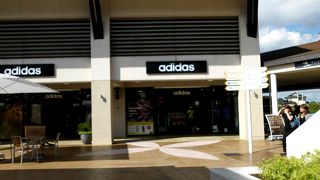 明るく入りやすい店内が魅力