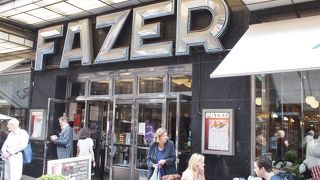 老舗チョコレート店のカフェ