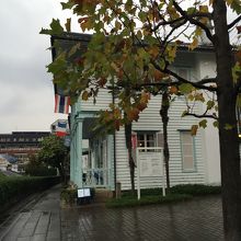 途中オシャレな洋館でお茶をしたい誘惑に駆られながらも・・・