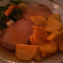 メインのポークソテーとポテト