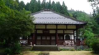 境内に戊辰戦争関連の碑も