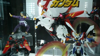 歴代のガンダムフィギュアが勢揃いでした