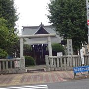 金剛院と向かい合っている神社。