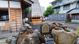 とても雰囲気のいい足湯