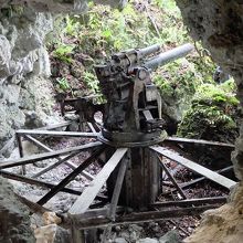 日本軍防空壕・大砲跡