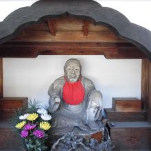 一休禅師(？)の石像