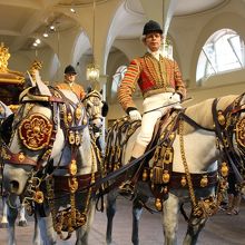 ロイヤルミューズの金色のステート・コーチ