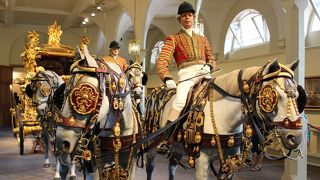 イギリスの象徴！バッキンガム宮殿へ！